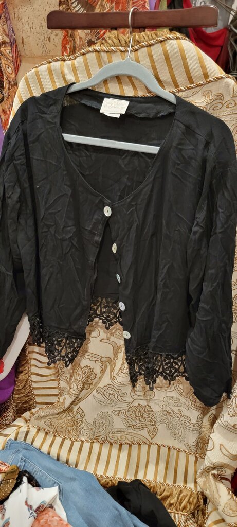 Goose Feathers Black Button-Up Cropped Cardigan