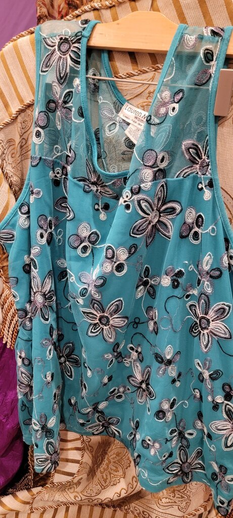 Lauren Michelle Floral Embroidered Top