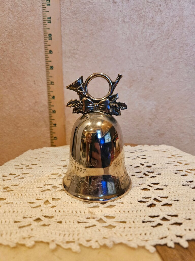 Vintage Lorie Line 2001 Christmas Bell Vintage 2001 Christmas Bell Vintage Christmas Bell Vintage Family Christmas Bell Vintage Gold Bell