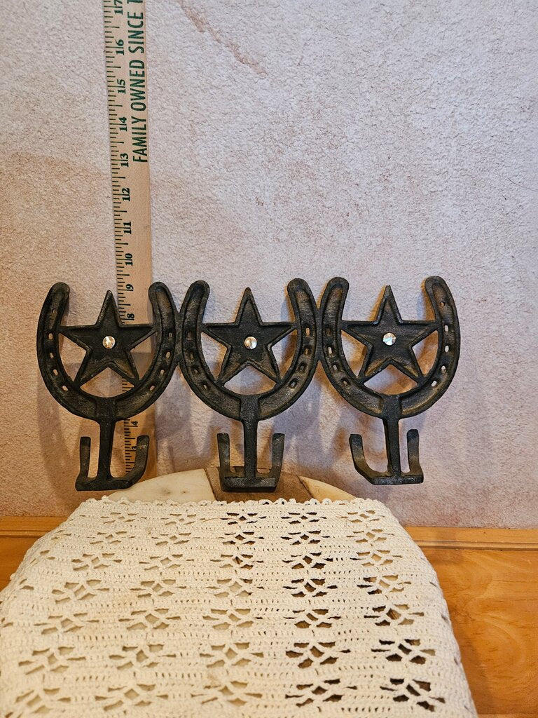 VINTAGE WROUGHT IRON COAT HANGER HORSESHOES