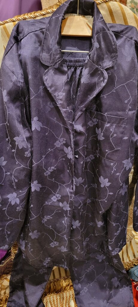 Linda Hartman Purple Floral Pajama Set
