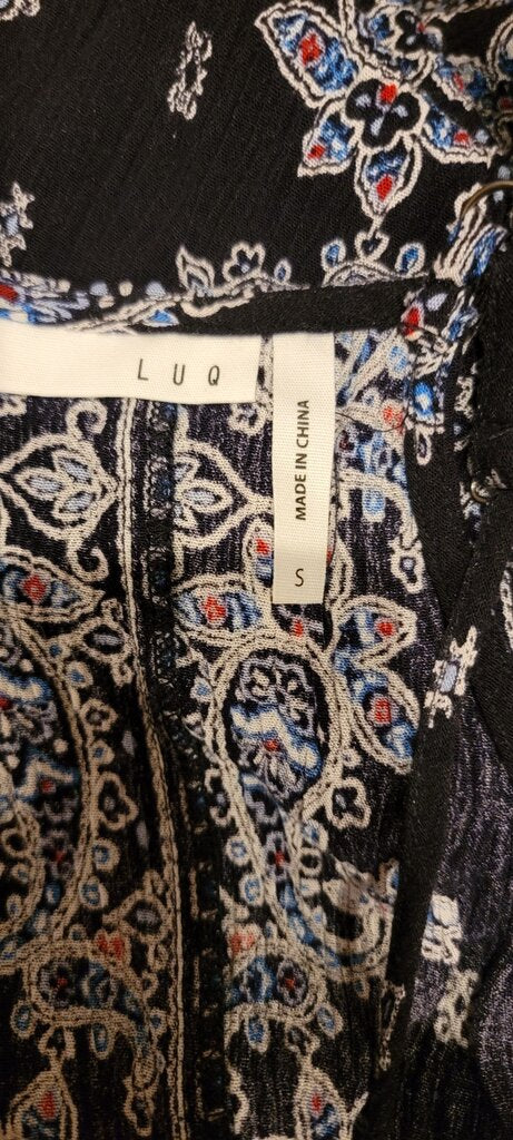 Luq Women's Black Floral Tank Top