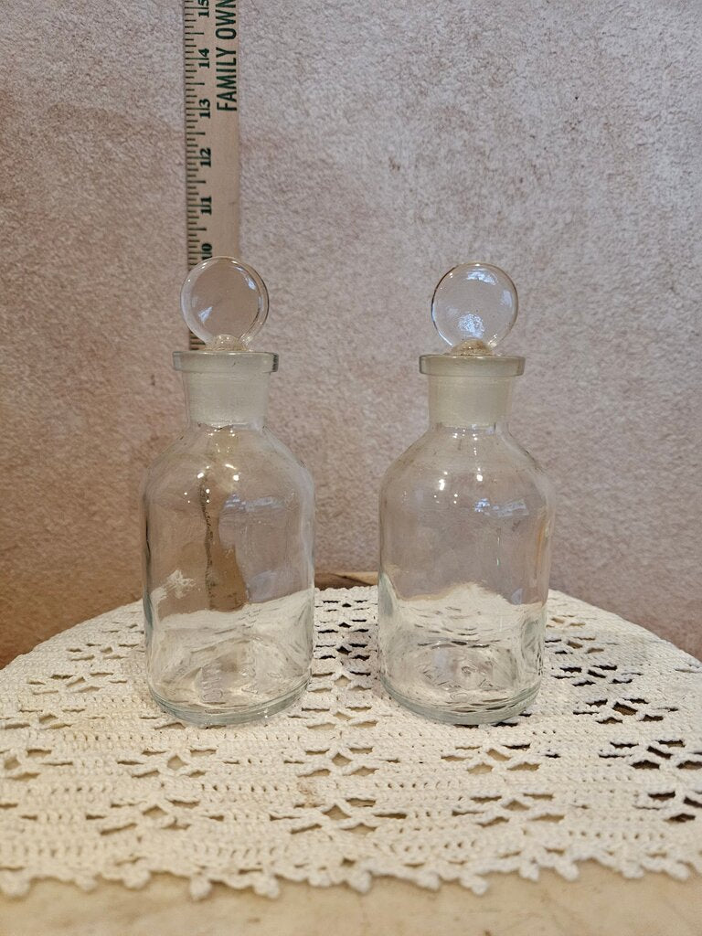 Vintage 2 Antique Vitro Apothecary Glass Bottles w/ Ground Glass Penny Stoppers Laboratory Bottles