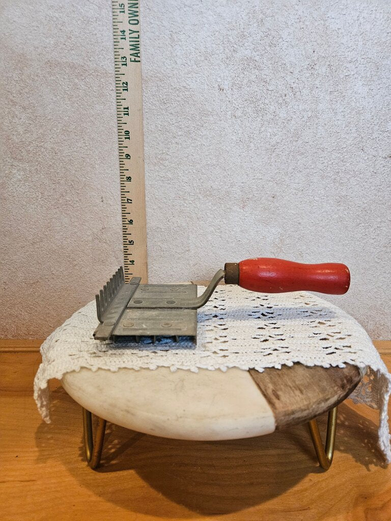 Vintage Red Handled Horse Curry Comb, Red Handled Farm Tools, Horse Grooming Curry Comb