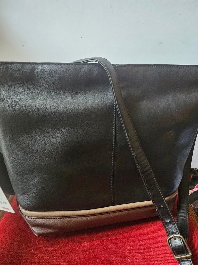 Jaclyn Smith Black Leather Handbag