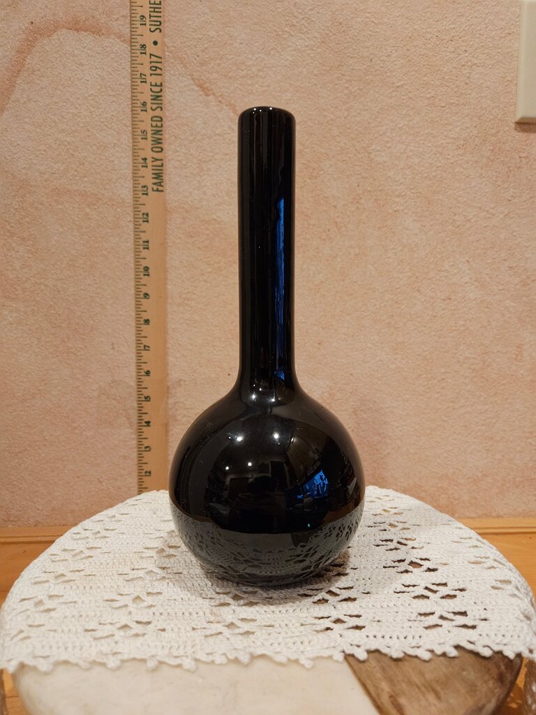 Vintage Black Lacquer Bud Rose Vase Opaque Jet Black w Round Bottom, Goth Halloween