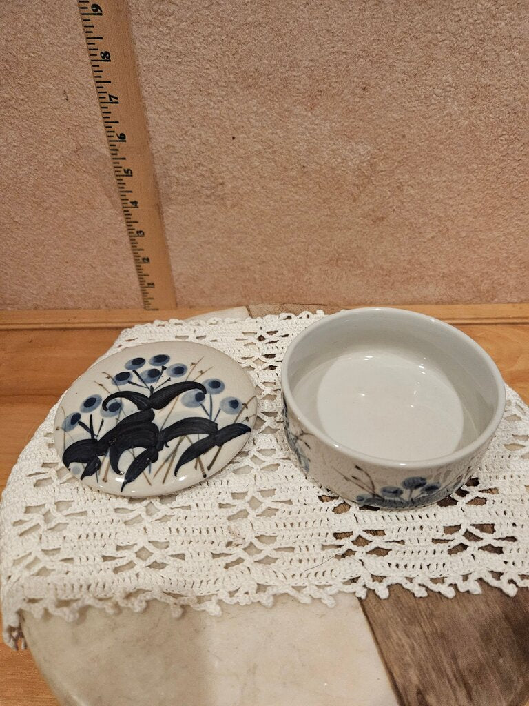 Vinyage Takahashi Blue Grass Trinket Box Jewelry Powder Dish With Lid Crackle Glaze
