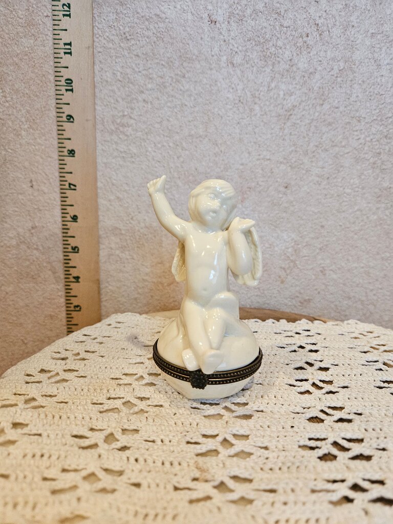 Kromer Porcelain Vintage Angel Cherub On Trinket/ Pill Box