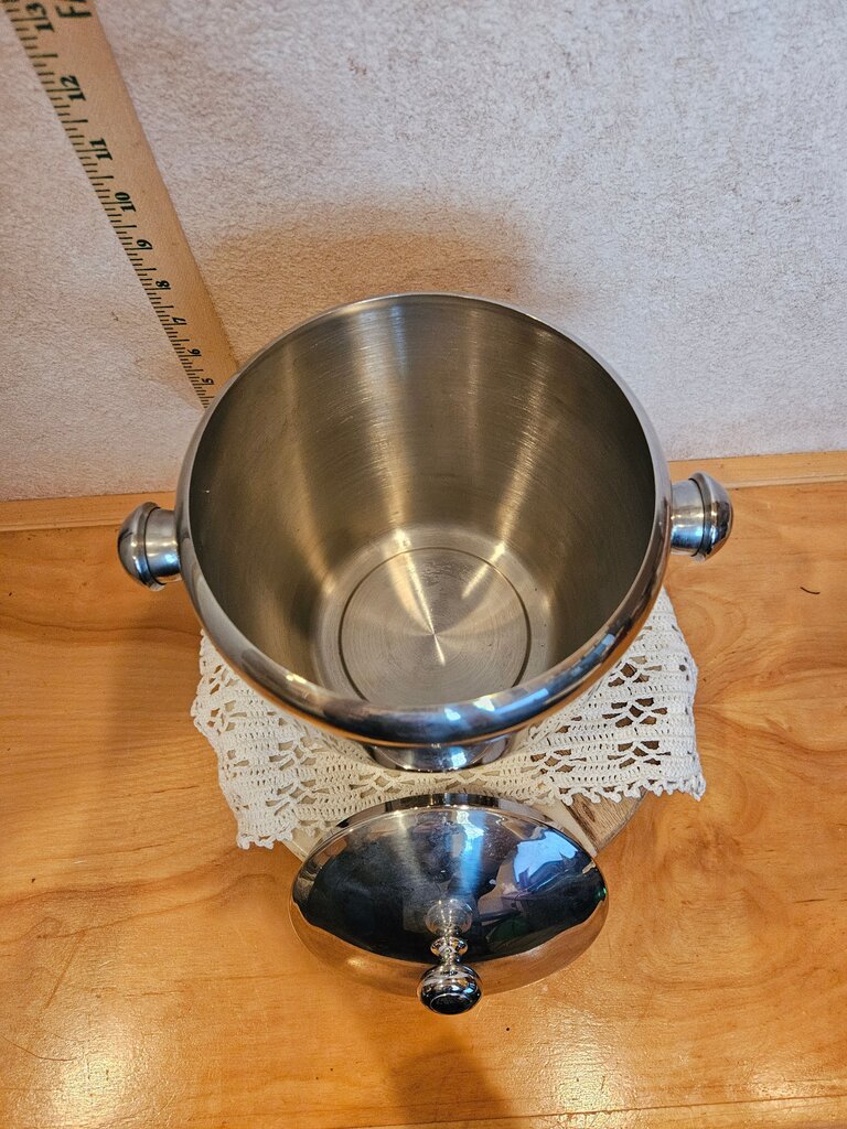 Vintage English champagne wine cooler ice bucket with lid 1980-90's