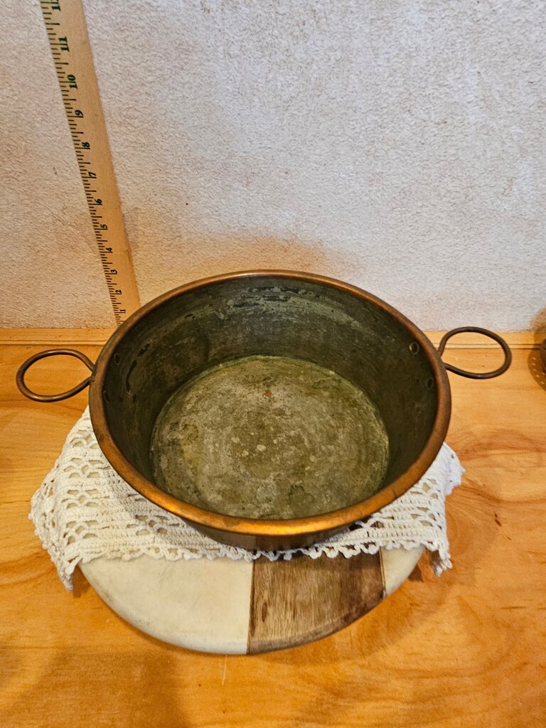 Vintage Copper Cooking Pot wide brimmed lip w Handles Farmhouse Cauldron, Kettle or Planter