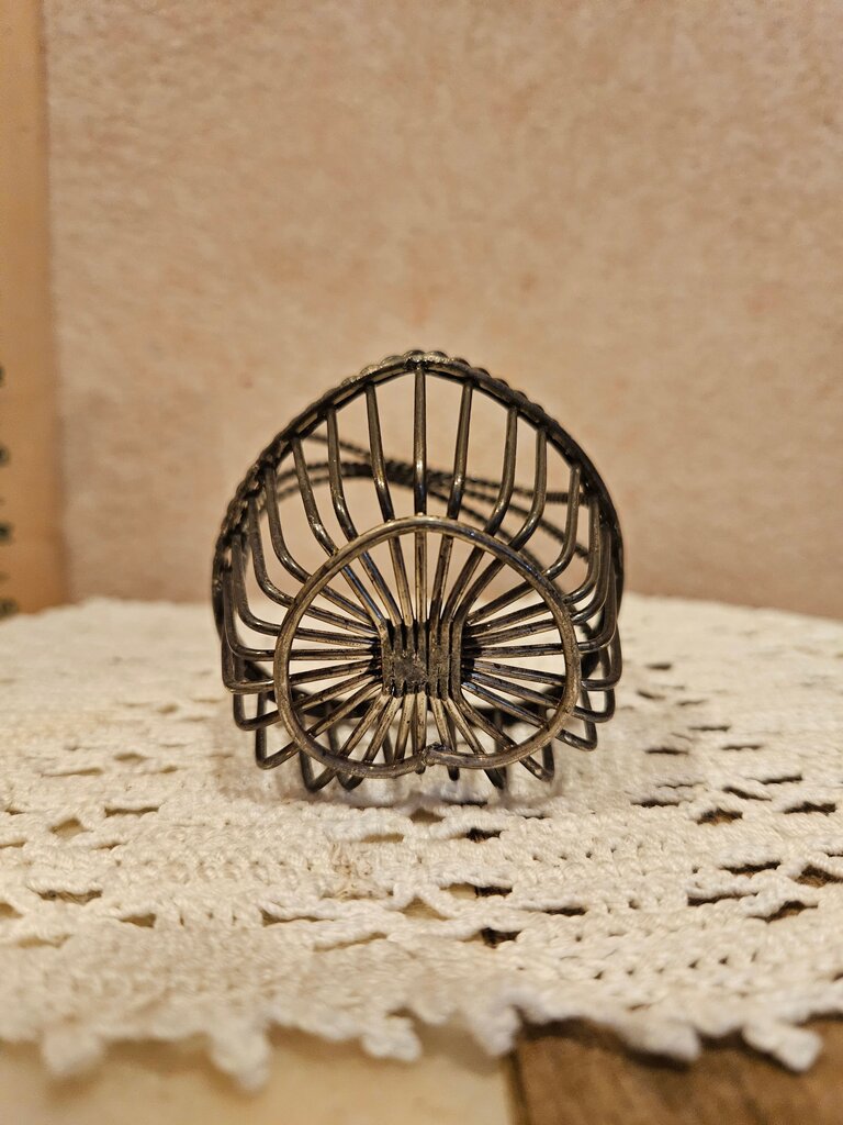 Small Vintage Twisted and woven Wire Unique Heart Shaped Basket hard to find