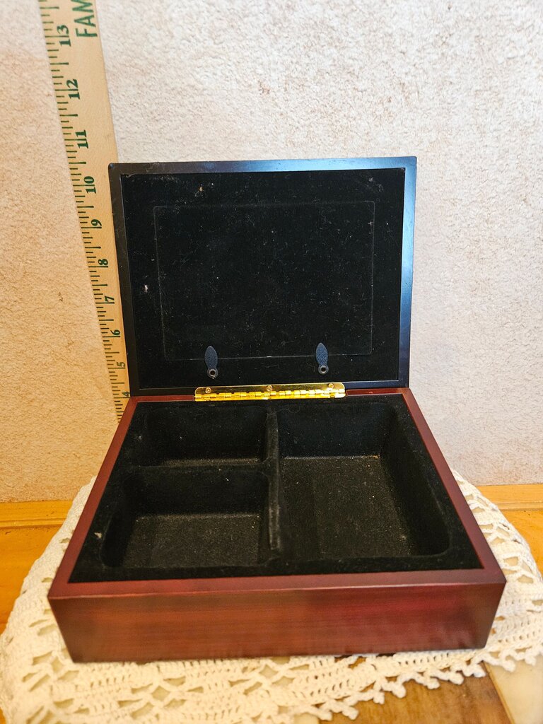 PHOTO JEWELRY BOX Trinket 7"W x 5 1/2"D x 2 1/2"H Silver Tone Metal Oval Frame black velvet vintage gift anniversary him her