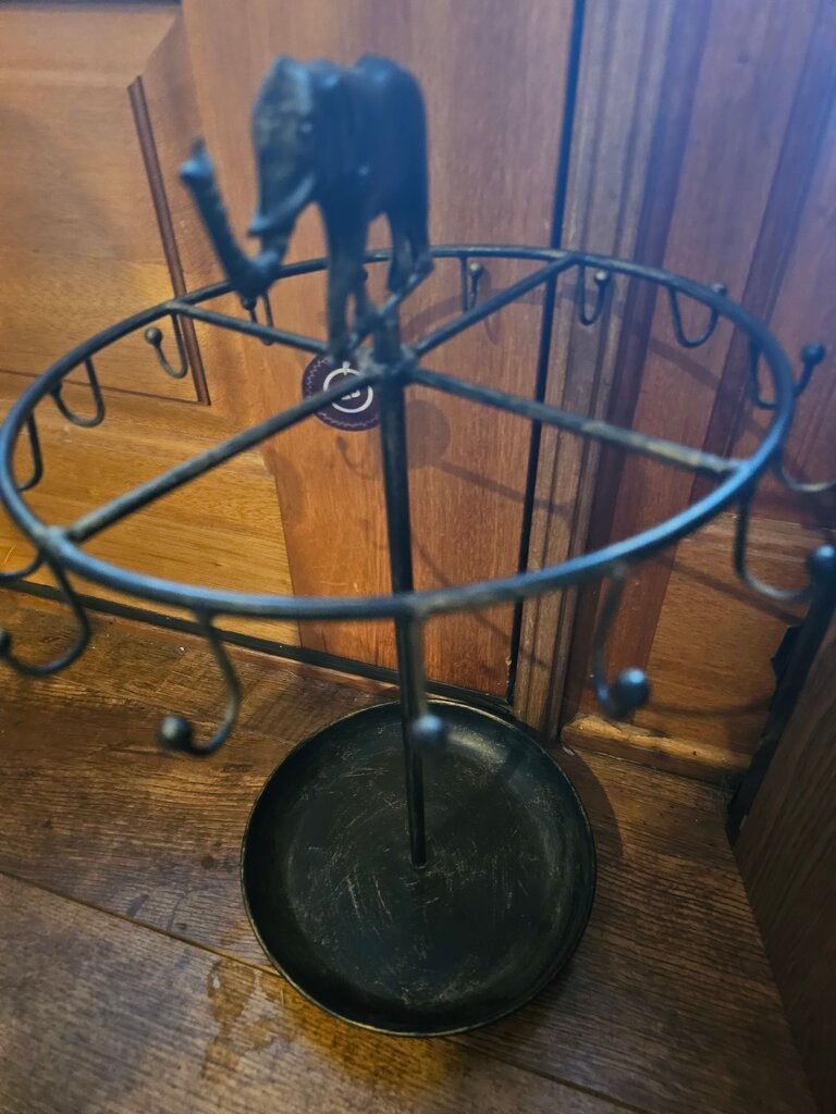 New Earth bound rotating metal jewelry storage Elephant Decorative Stand with Hooks