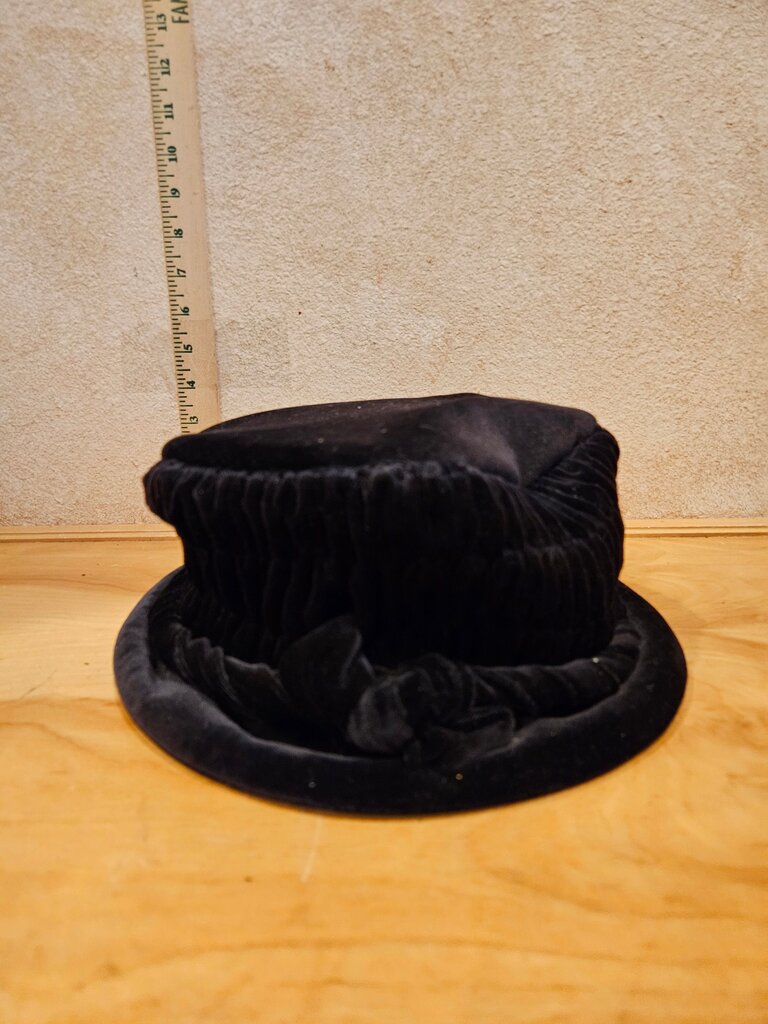 Isabelle Recanati Black Velvet Hat