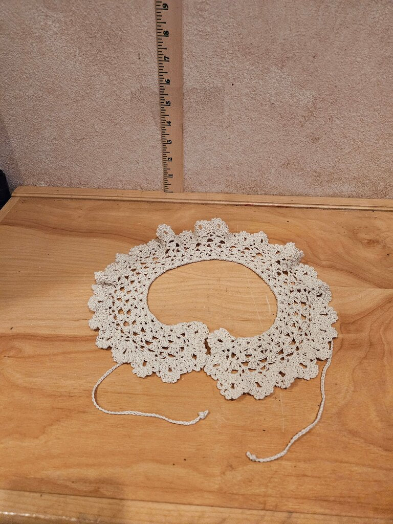 Vintage Crochet Lace Collar