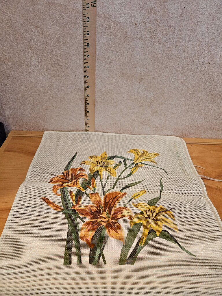 Beautifully embroidered fabric w vibrant floral design Vintage Needlework Floral Tapestry Chair Seat Pillow Cover Fabric Panel