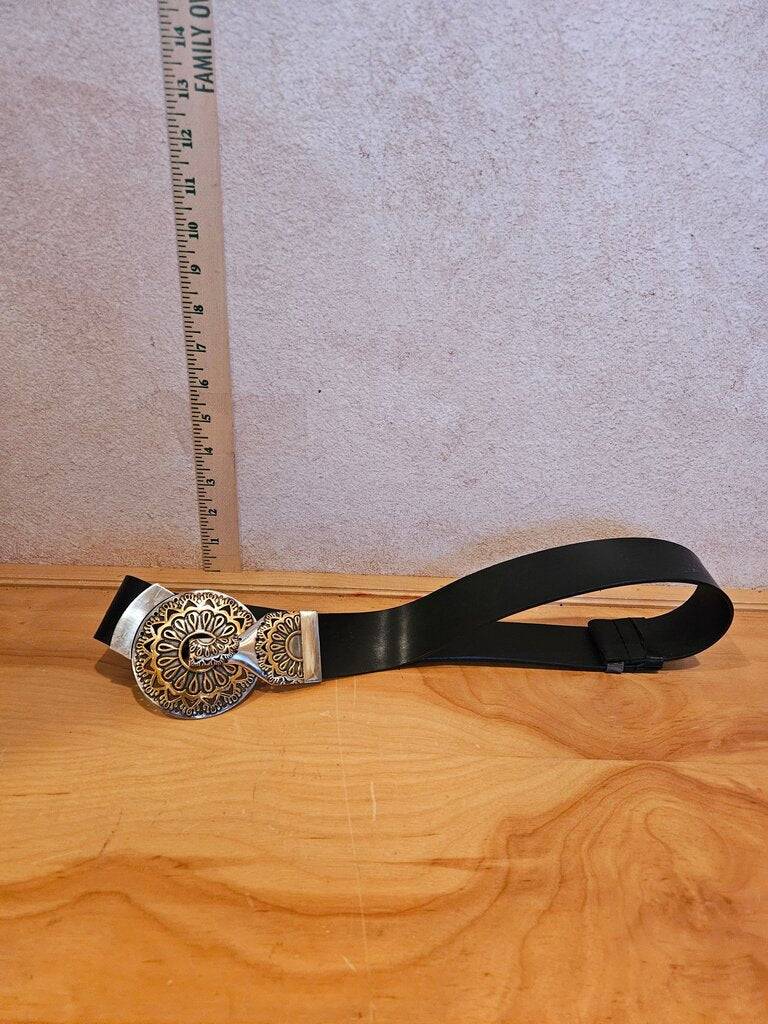 Stylish Black Belt with Decorative Buckle