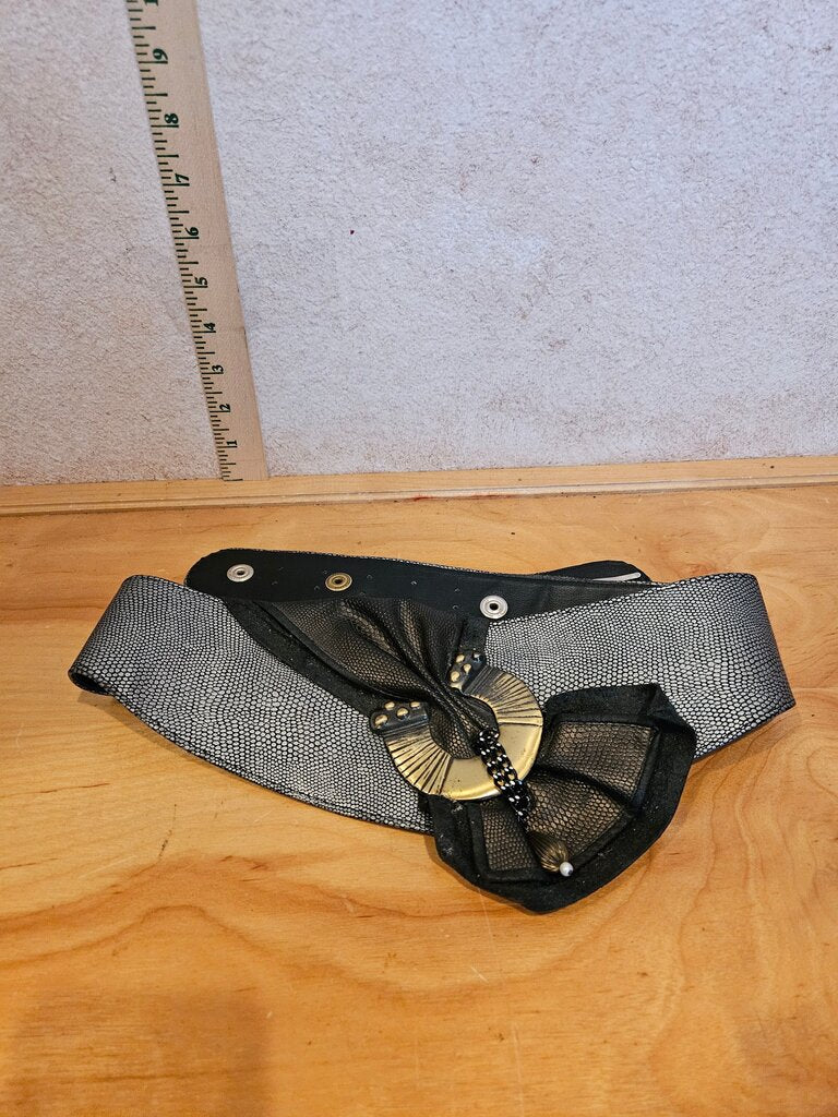 Stylish Black Waist Belt with Decorative Bow