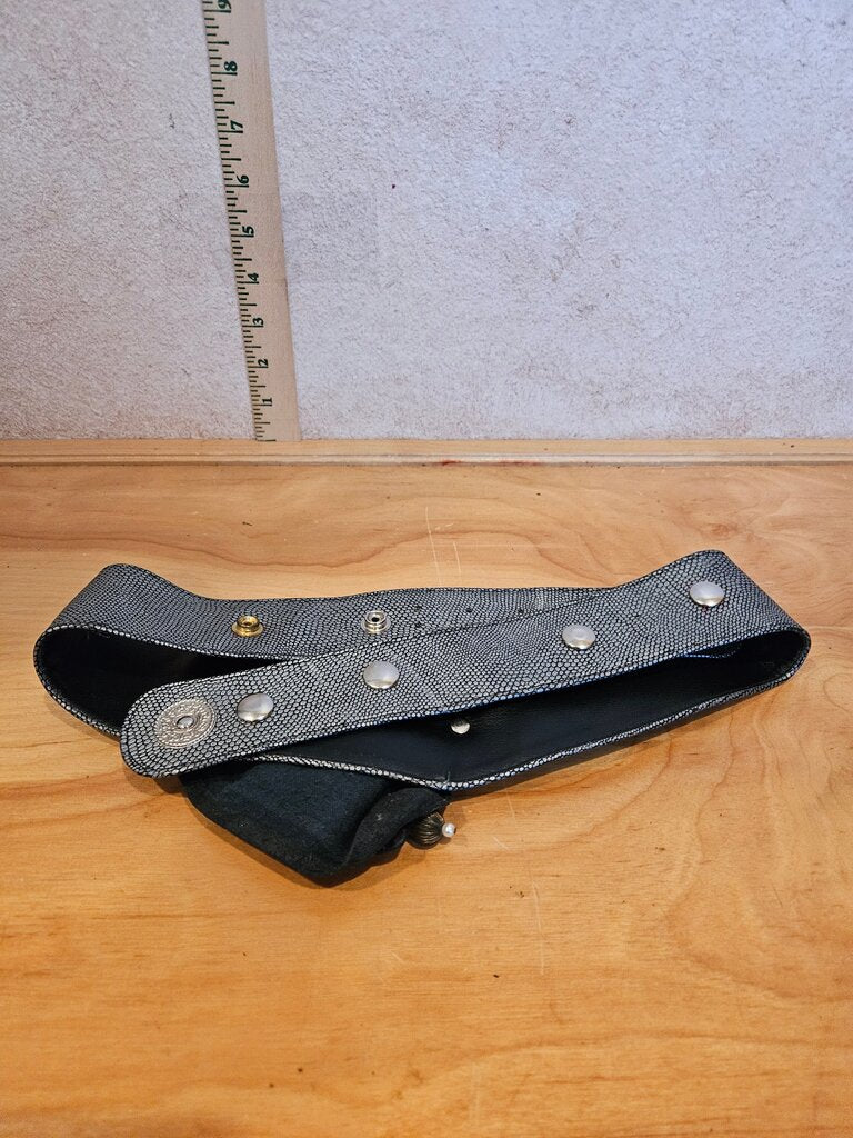 Stylish Black Waist Belt with Decorative Bow