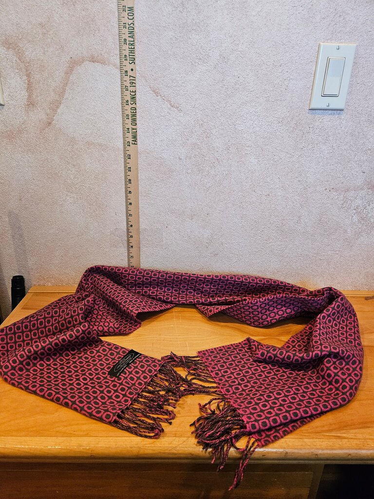 Pink Geometric Pattern Scarf