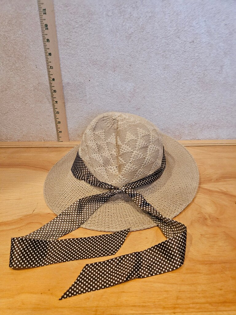 Women’s Straw Hat with Polka Dot Ribbon