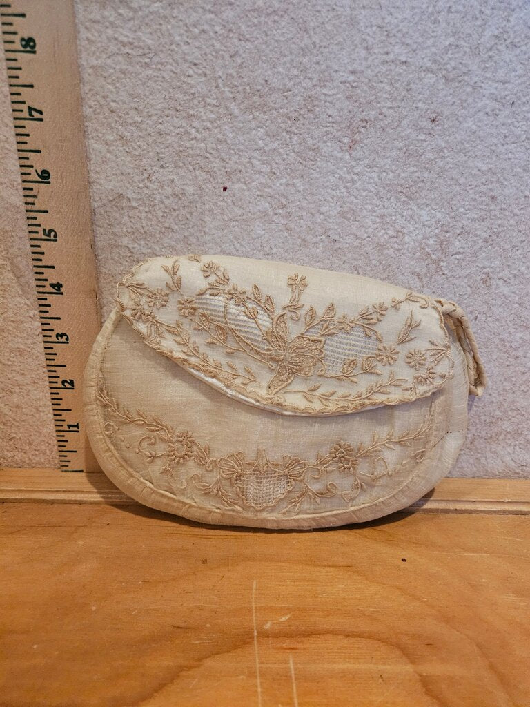 Vintage Embroidered Clutch Purse