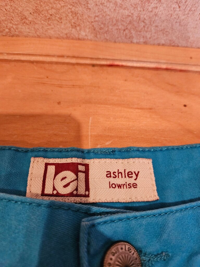 LEI Ashley Lowrise Shorts