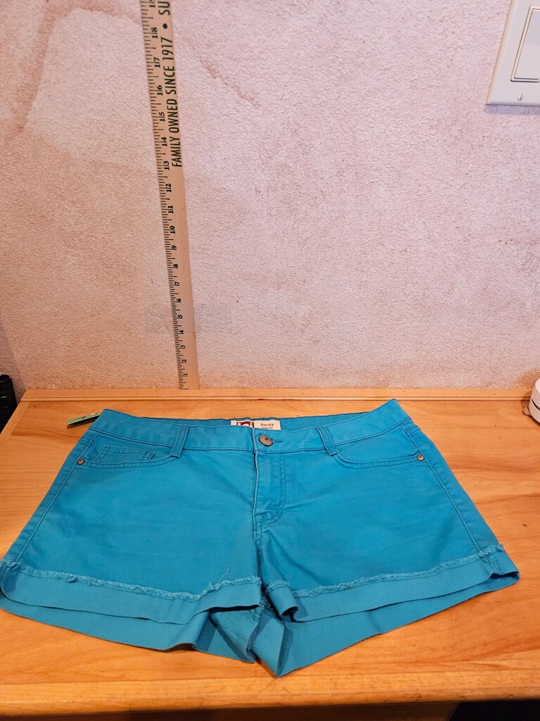 LEI Ashley Lowrise Shorts