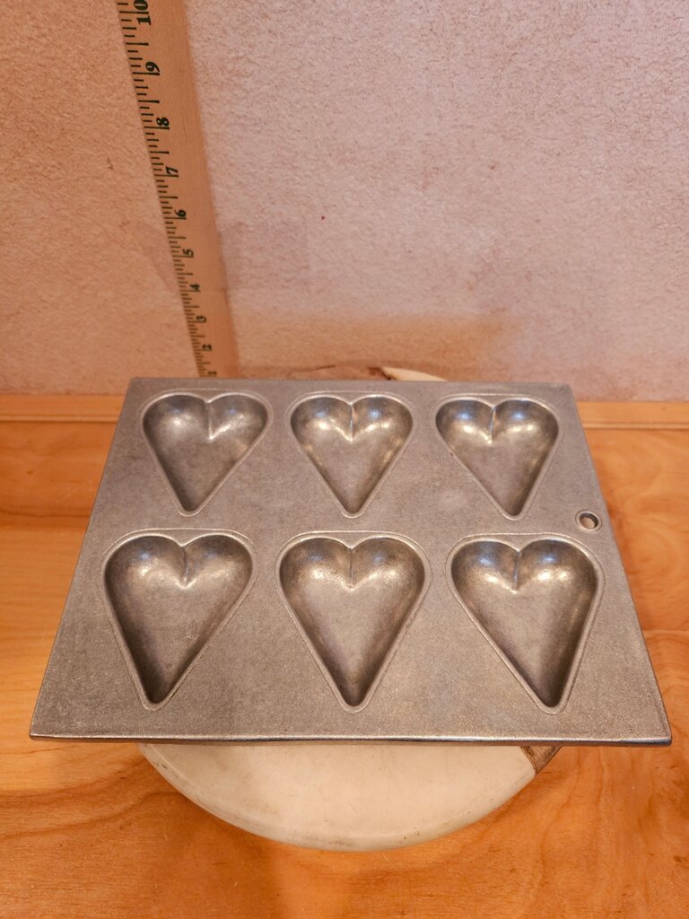 Vintage Wilton Armetale Heart Shape chocolate cake valentines love Mold Pan for 6 pieces