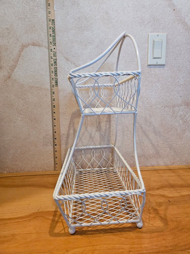 Mikasa Gourmet Fruit Basket White Wire Iron Loops display table bathroom kitchen organizer