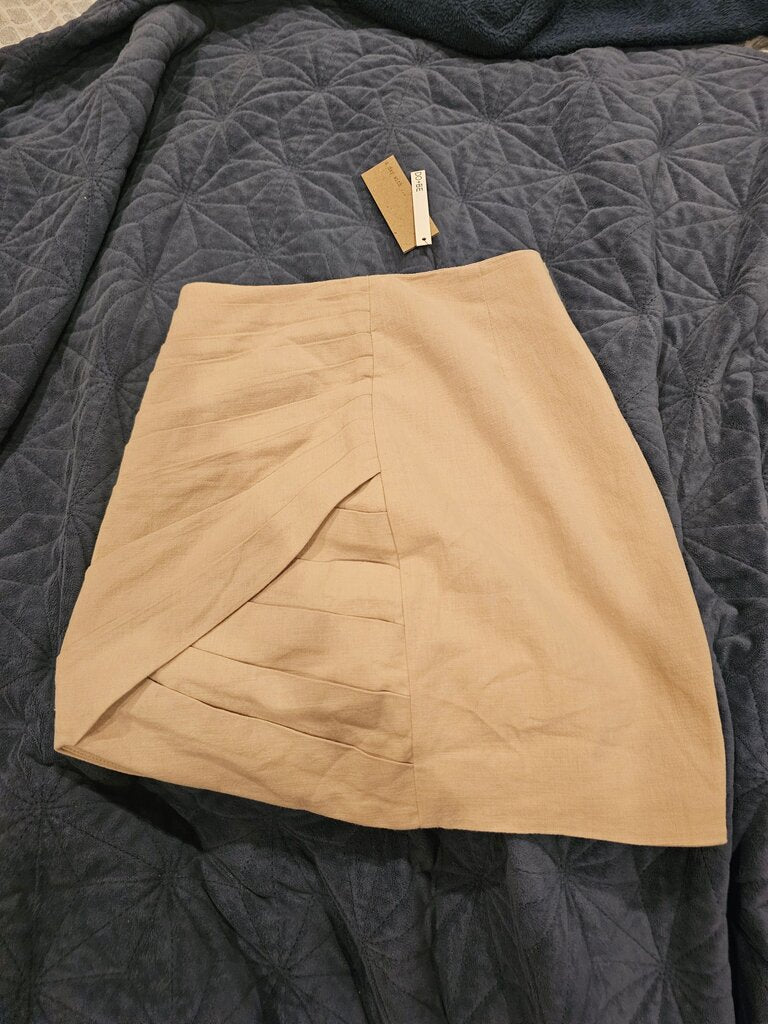 DO + BE Women's Pleated Skirt