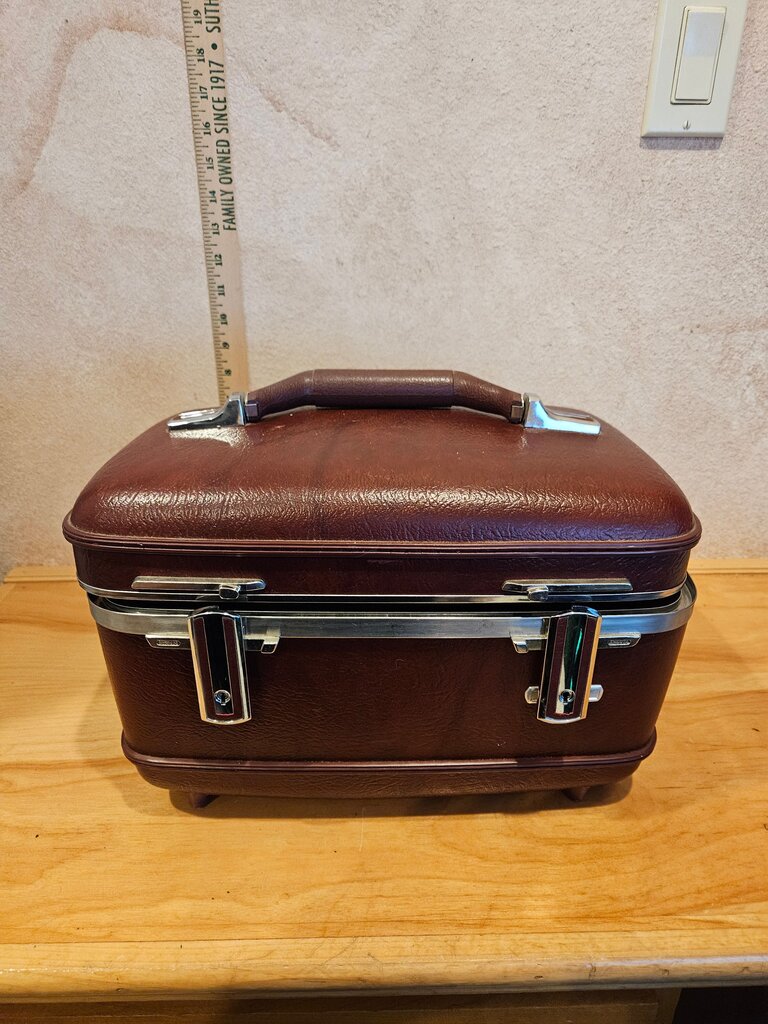 VTG 1960s-70s American Tourister Hard Case Train Case Maroon Adjustable Mirror Vintage