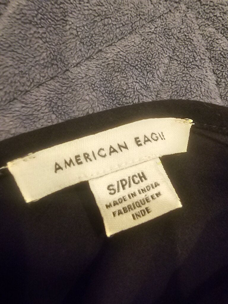 American Eagle Cropped Black Top