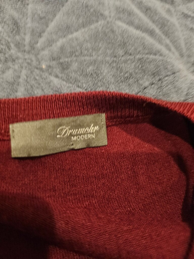 Drumthras Modern Red Knit Top