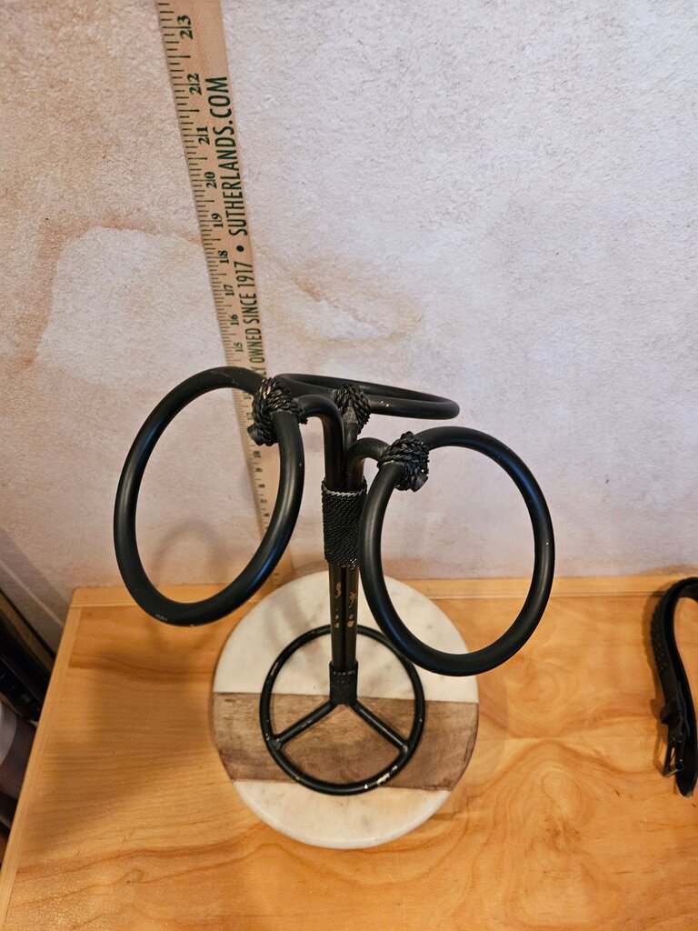 Tall Black Iron Display Stand w Triple Ring Towel Display Holder kitchen or bathroom