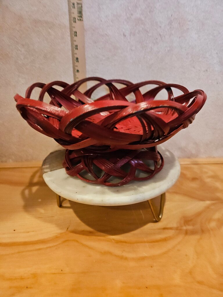 Chery Red Woven Star Design Decorative Pedestal Footed serving display fruit bowl