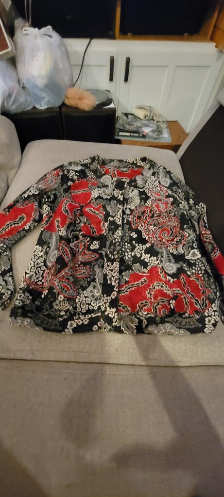 New Direction Floral Print Long Sleeve Top