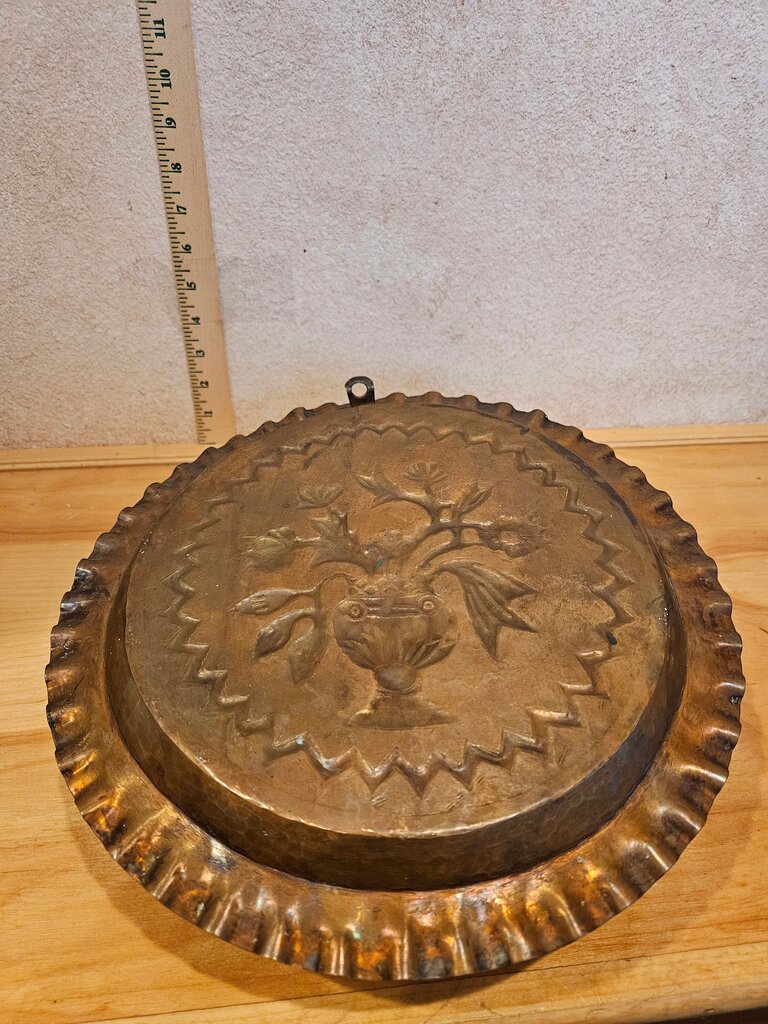 Ornamental Turkish/middle eastern Copper Dish Serving Tray w scalloped edges Ornate Brass Wall Plate