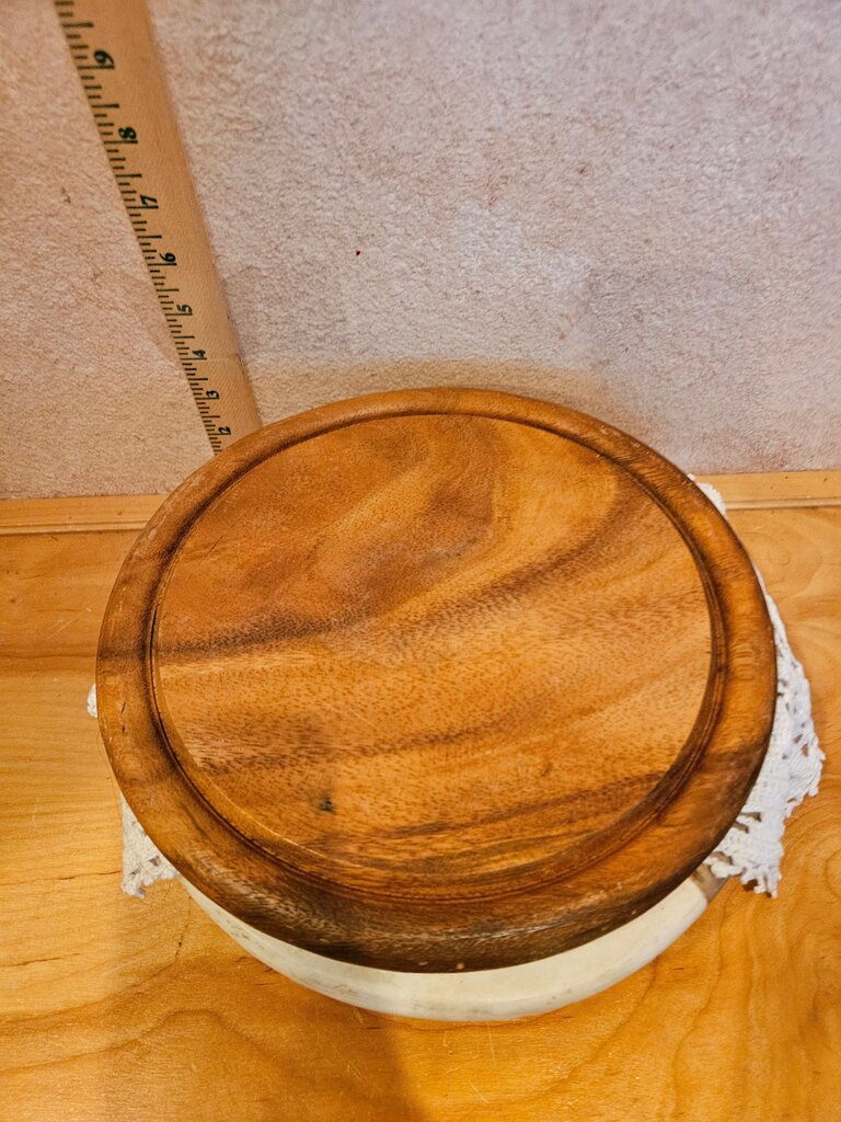 VINTAGE MCM Bread Cutting or Chopping Wood Plate, cheese display, cloche base wooden riser organizer