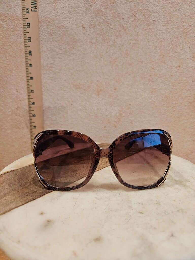 Stylish Oversized Sunglasses with Leopard Print