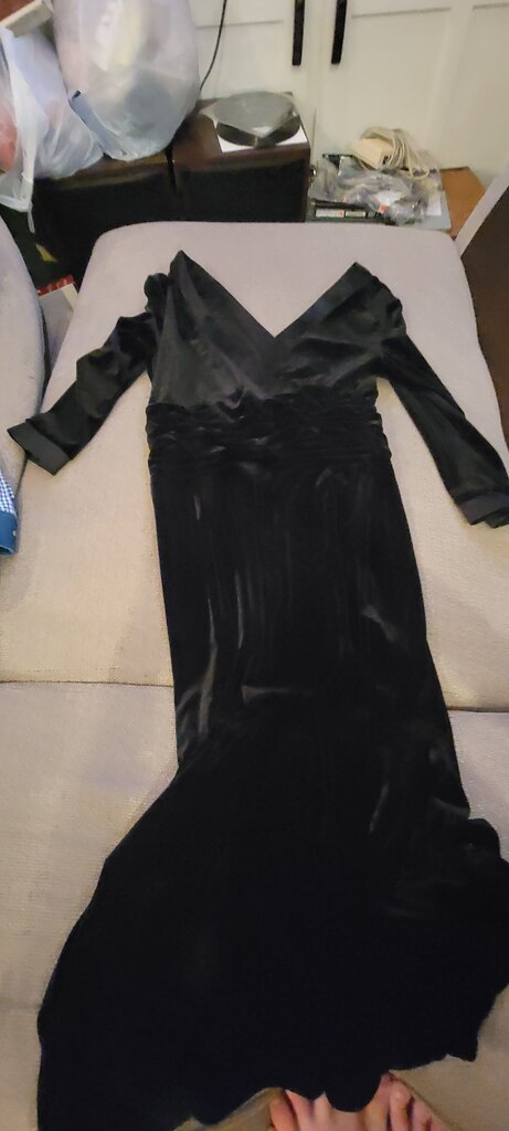 Sandra Darren Black Velvet Dress Size 8