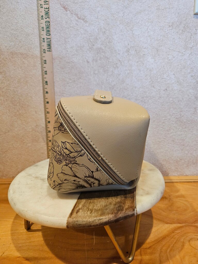 Elegant Floral Makeup Bag