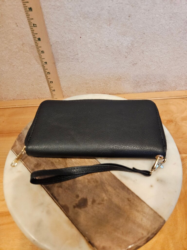 RAMPAGE Floral Embroidered Black Wallet