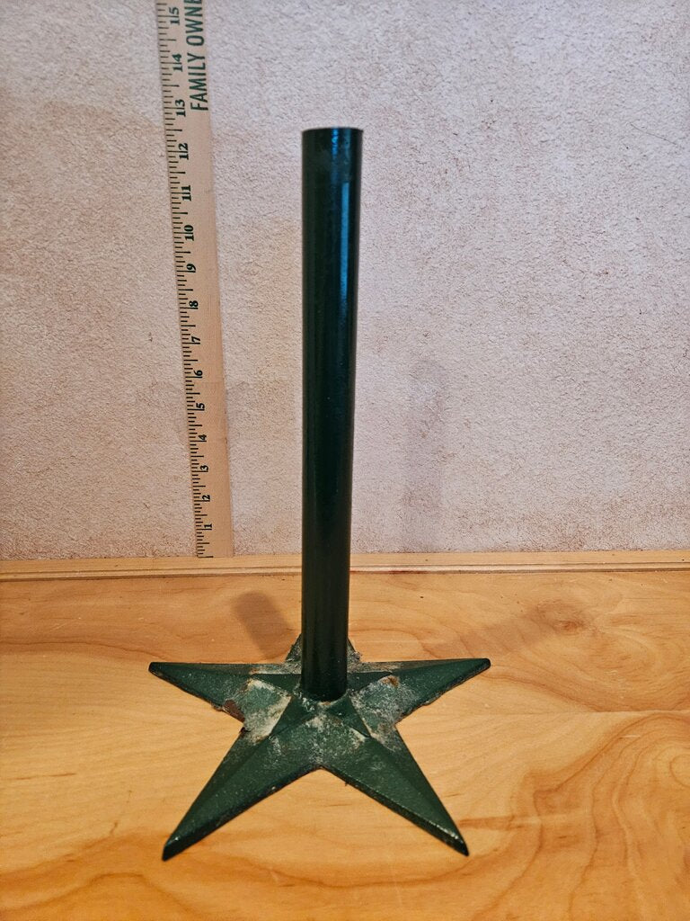 Vintage Unique Hard to find Rustic Farmhouse Chippy Paint Green Iron Countertop Paper towel holder / Green Texas Star-Shaped Garden Stake
