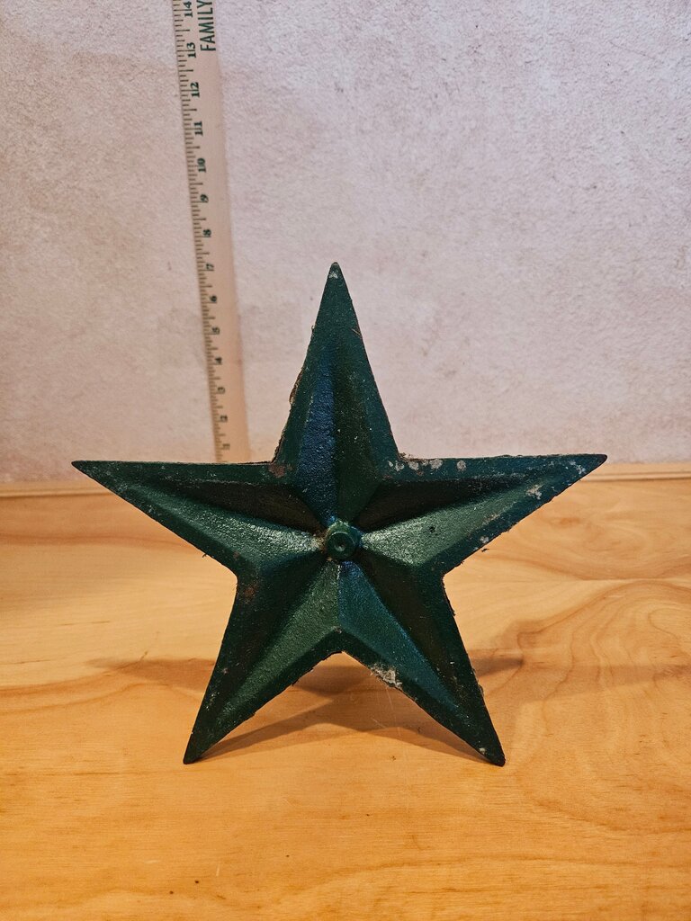 Vintage Unique Hard to find Rustic Farmhouse Chippy Paint Green Iron Countertop Paper towel holder / Green Texas Star-Shaped Garden Stake