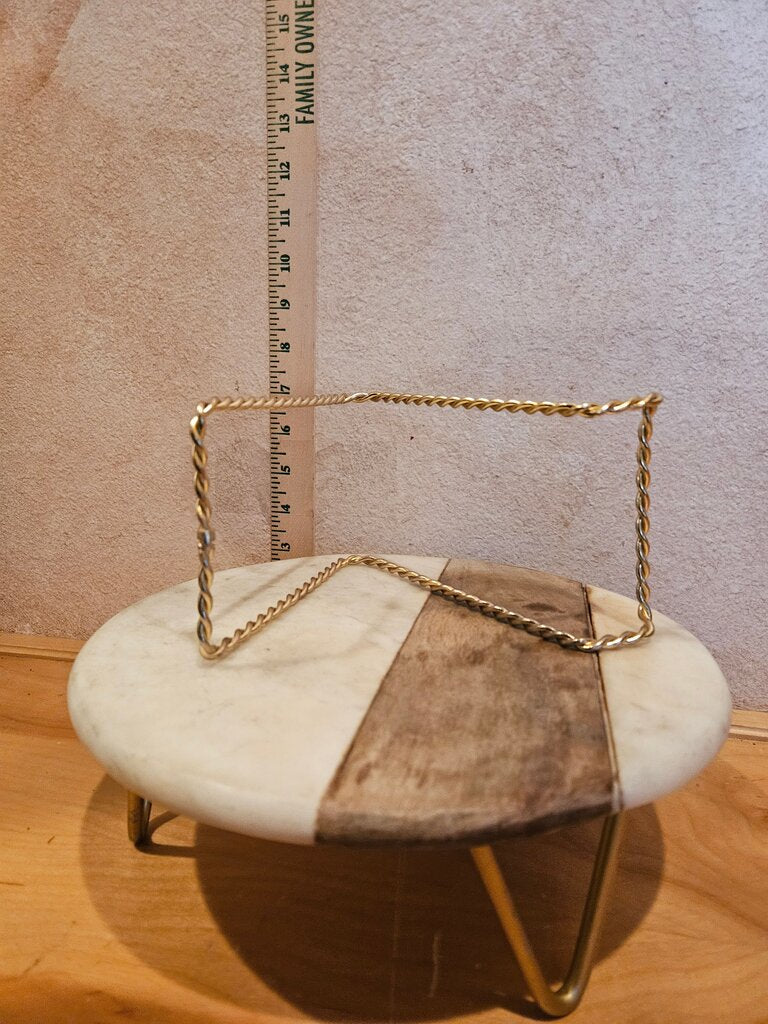 Vintage twisted Gold Wire Metal Slender Plate Stand book holder cookbook Tabletop Display Easel display