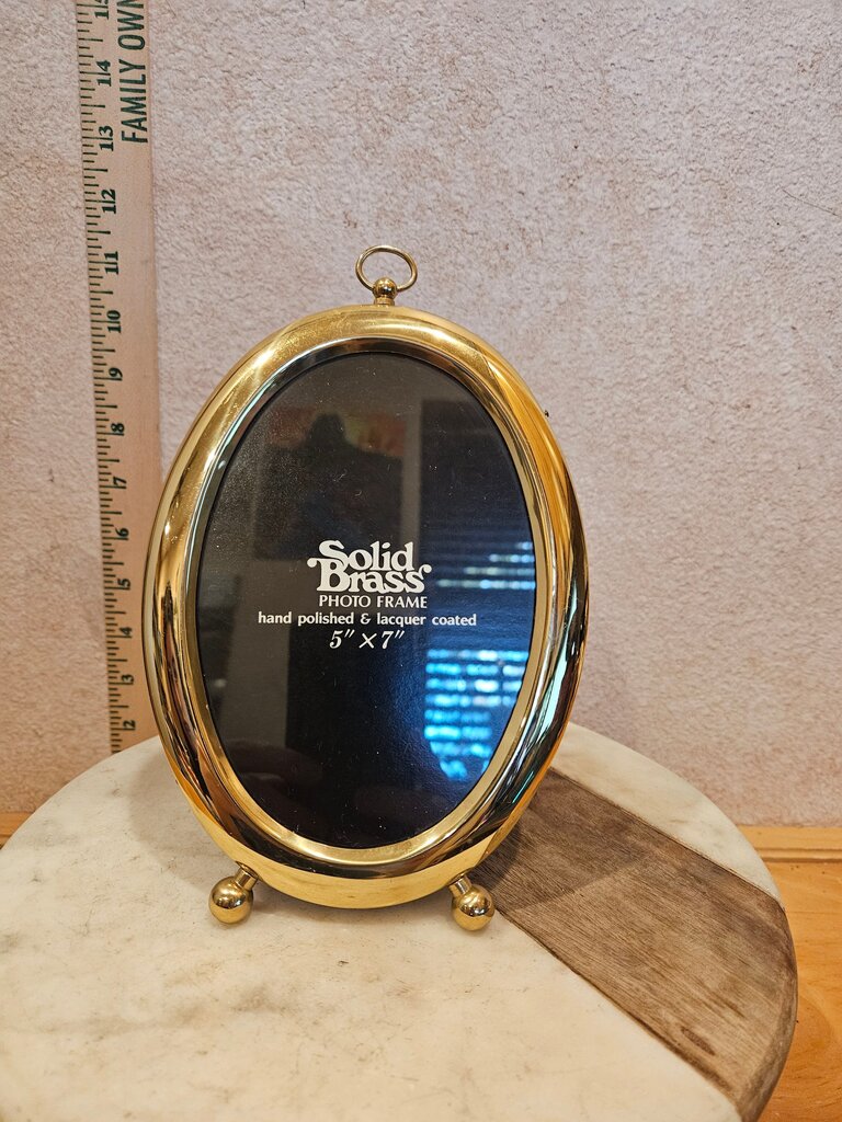 Vintage oval Ball footed photo frames Solid brass Hollywood Regency Golden Frame 5x7