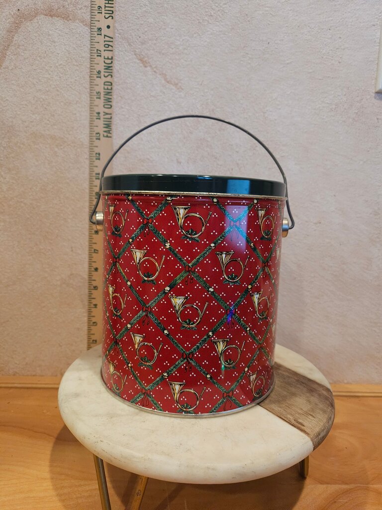 Red Decorative Holiday Tin w Horns Design mini tree holder