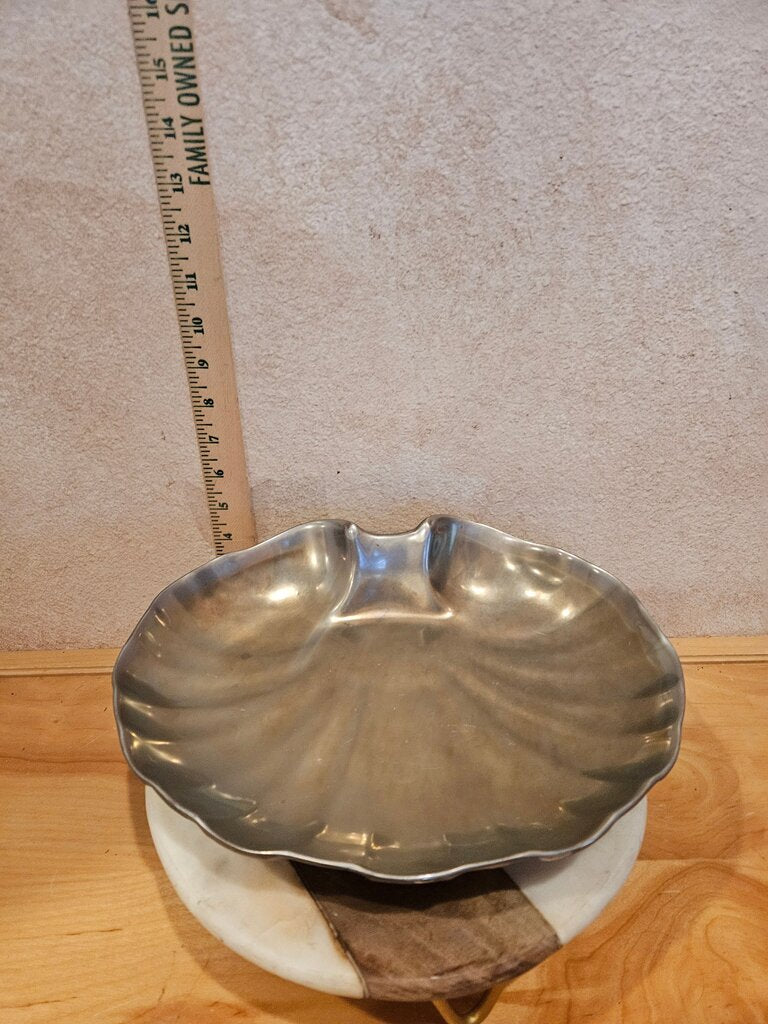 Wilton Mount Joy PA USA pewter shell Bowl, Dish 11.5"x9.5" Metal Scallop Clam beach house chic decor Summer