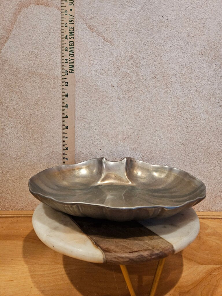 Wilton Mount Joy PA USA pewter shell Bowl, Dish 11.5"x9.5" Metal Scallop Clam beach house chic decor Summer